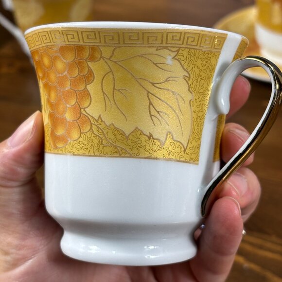 Vintage 1960s China Tea Cup Set with Saucers in Original Box Gold Grape Leaf - Picture 9 of 14